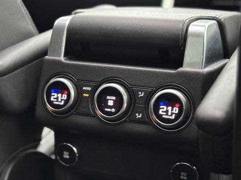 Land Rover Discovery TD6 HSE LUXURY 14