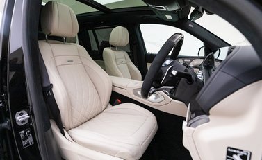 Mercedes-Benz GLS 63 Night Edition Executive 10