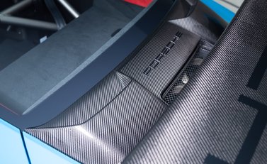 Porsche 911 GT2 RS Weissach (991) 46
