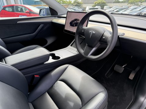 Tesla Model Y (Dual Motor) Long Range SUV 5dr Electric Auto 4WDE (384 bhp) 3