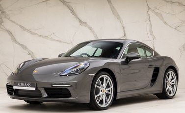 Porsche 718 Cayman 6