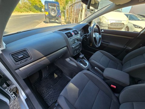 Volkswagen Golf SE 13