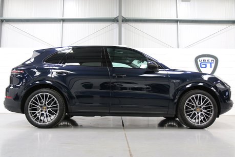 Porsche Cayenne V6 e-Hybrid - Pan Roof, Air Suspension, Head Up Display