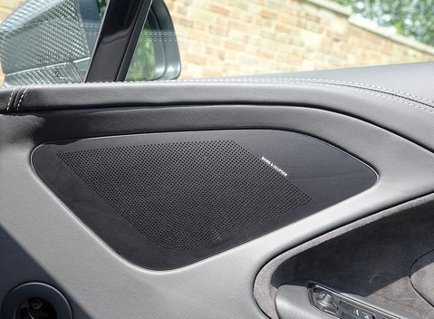 Aston Martin Vanquish 19