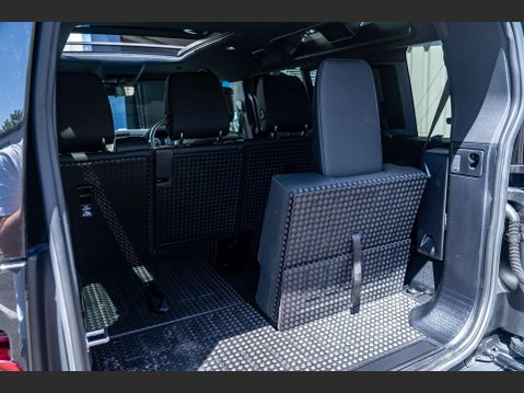Land Rover Defender 3.0 Defender X-Dynamic HSE D MHEV Auto 4WD 5dr 19