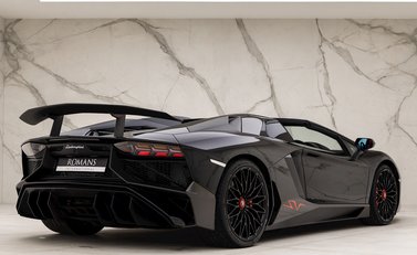 Lamborghini Aventador SV LP 750-4 Roadster 10