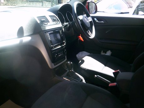 Skoda Yeti SE TSI DSG ONLY 35000 MILES FROM NEW 17