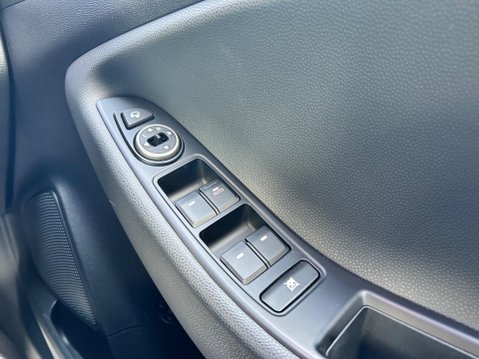Hyundai i20 T-GDI PREMIUM NAV 32