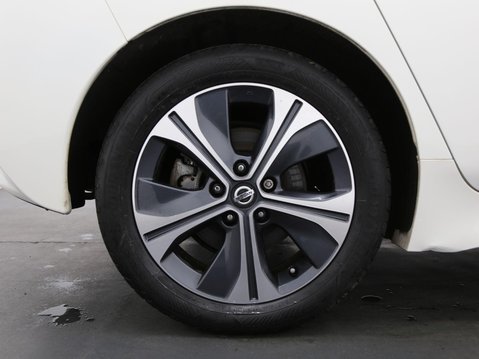 Nissan LEAF 40kWh Tekna Auto 5dr 26
