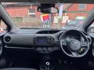 Toyota Yaris VVT-I ICON 12