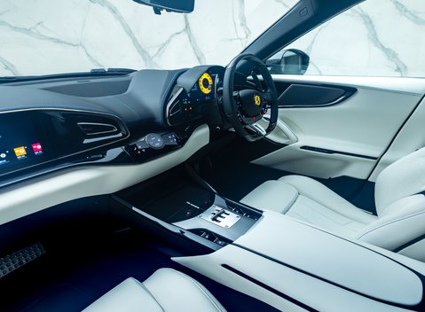 Ferrari Purosangue 20