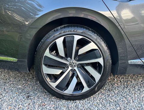 Volkswagen Arteon 2.0 Arteon R-Line TDI Semi-Auto 5dr 14