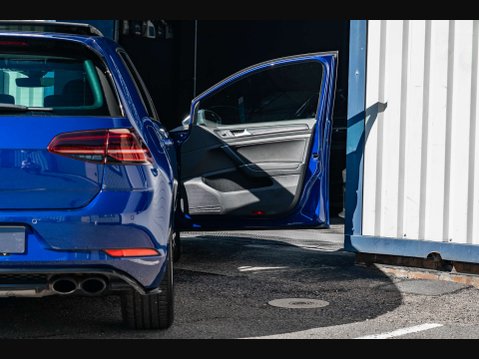 Volkswagen Golf 2.0 Golf R TSi Semi-Auto 4WD 5dr 8