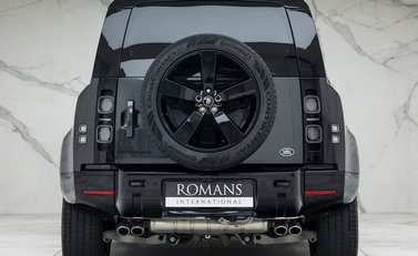 Land Rover Defender 110 V8 5