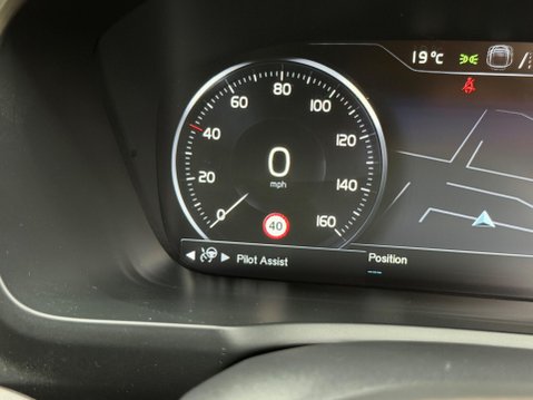 Volvo XC90 2.0 D5 PowerPulse R-Design Auto 4WD Euro 6 (s/s) 5dr 98