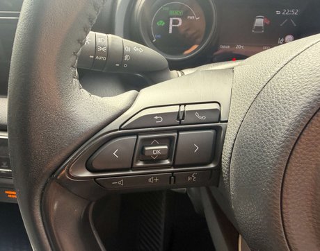 Toyota Yaris 1.5 Yaris Design HEV CVT 5dr 22