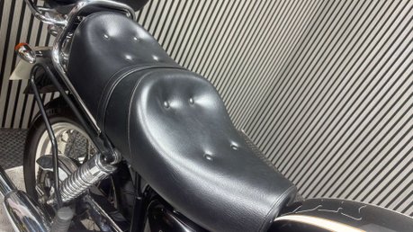 Triumph Bonneville 2004 ONLY 14K LONG MOT TOP BOX VERY CLEAN MODERN RETRO 790 26
