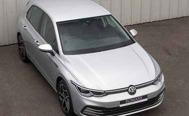 Volkswagen Golf 8 2.0 TDI Style 8