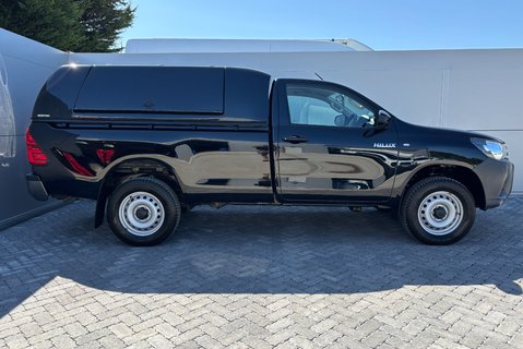 Toyota Hilux Active 4WD D-4D Single Cab Pickup - Gullwing Canopy 10