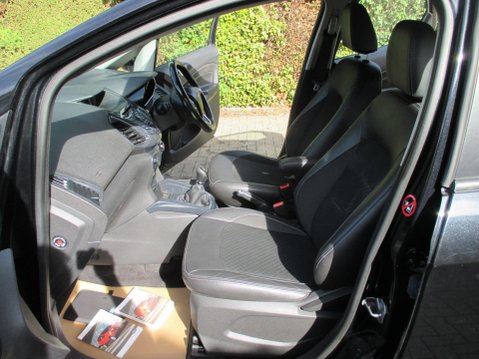 Ford Ecosport 1.0T EcoBoost Titanium 2WD Euro 5 (s/s) 5dr 25