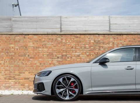Audi RS4 Avant 27