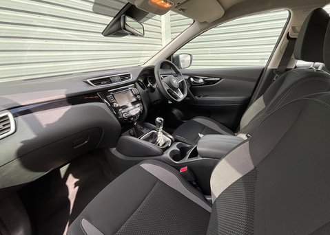 Nissan Qashqai DIG-T ACENTA PREMIUM 11