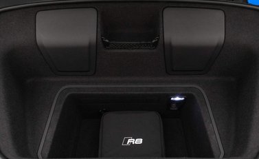 Audi R8 V10 Performance Carbon Black 31