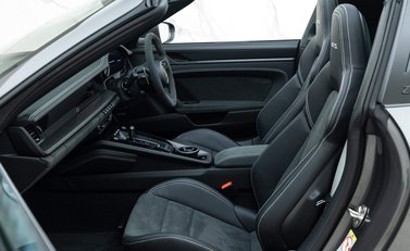 Porsche 911 Targa 4 GTS (992) 10