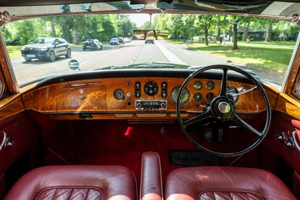 Bentley S2 Continental H.J. Mulliner 12