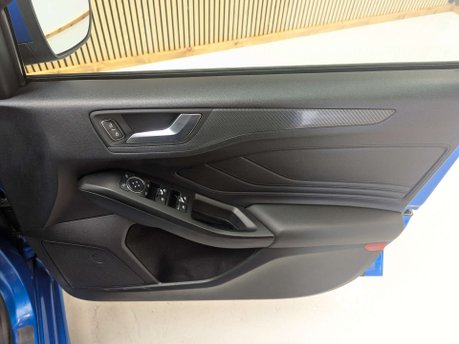 Ford Focus 1.0 Focus ST-Line X 5dr 34