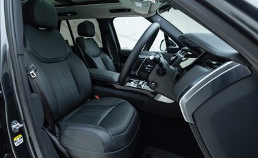Land Rover Range Rover P440e HSE 6