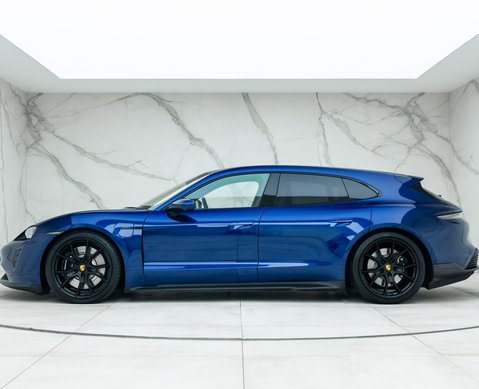 Porsche Taycan GTS Sport Turismo 
