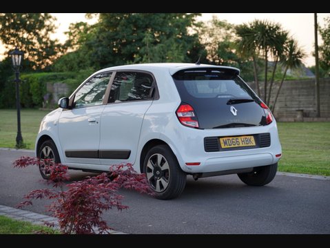 Renault Twingo 1.0 SCe Play Euro 6 5dr 7