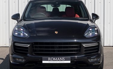 Porsche Cayenne Turbo 4