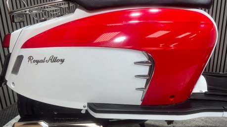 Royal Alloy GT 2019 ONLY 2K NEW MOT CUSTOM SCOOTER LEARNER LEGAL 125CC 39