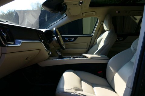 Volvo V60 2.0 V60 Cross Country D4 AWD Auto 4WD 5dr 42