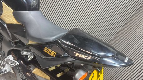 Suzuki GSR750 2011 ONLY 16K GOOD RUNNING NAKED PROJECT BIKE 750CC INLINE 4 23