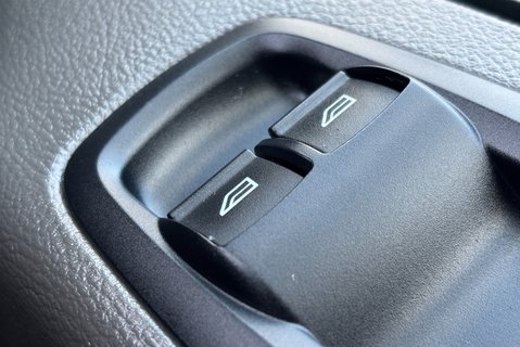 Ford Transit 350 Srw L2 Leader 130 ps Dropside Truck with Tail Lift 32