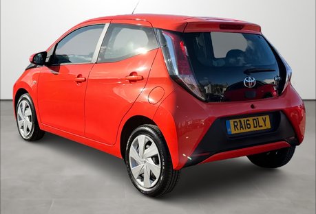 Toyota Aygo 1.0 VVT-i X-Play 5dr x-shift