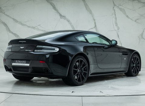 Aston Martin V12 Vantage S Coupe 5