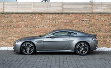 Aston Martin V12 Vantage S 2