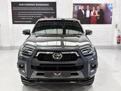 Toyota Hilux INVINCIBLE X 4WD 48V MHEV AUTO 6