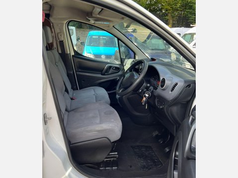 Peugeot Partner 1.6 eHDi 750 SE Panel Van 4dr Diesel Manual L2 (s/s) (128 g/km, 90 bhp) 30