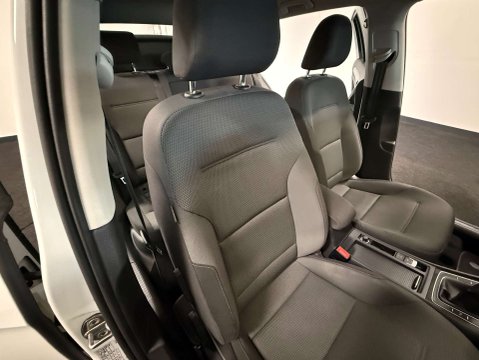 Volkswagen Golf 1.5 Golf Match TSi Evo 5dr 9