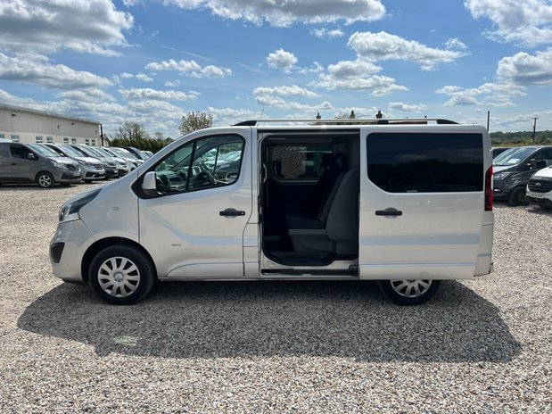 Vauxhall Vivaro SWB L1H1 Low Roof Sport 2900 EURO 6 NO VAT 23