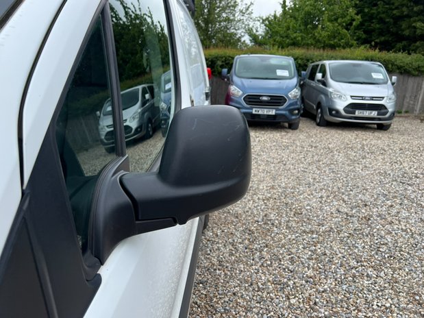Peugeot Partner SWB L1H1 Low Roof Professional Air Con EURO 6 NO VAT 18