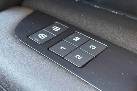 Land Rover Discovery D300 HSE Mhev Panel Van - Full LR Service History 27