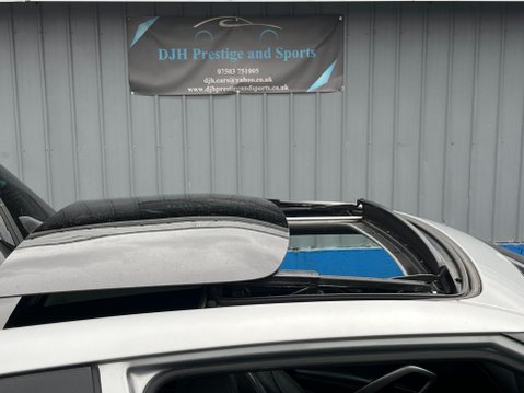 Hyundai Veloster 1.6 GDi Sport Euro 5 4dr 8