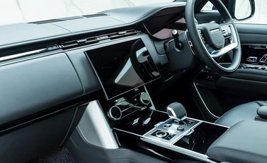 Land Rover Range Rover P530 Autobiography LWB 19