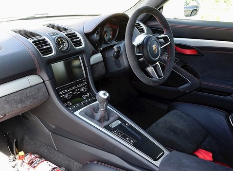 Porsche Cayman GT4 19